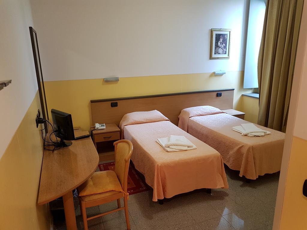 Master Hotel Castelvetro Piacentino Exteriör bild