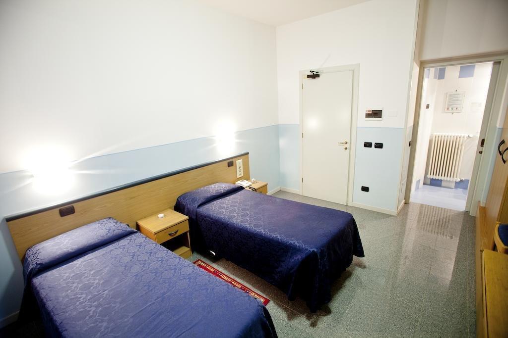 Master Hotel Castelvetro Piacentino Exteriör bild